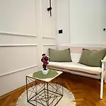 Apartament Greis *
